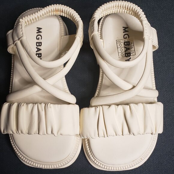 Cream MG Baby Sandals Size 7 L- 3.25 W - Picture 1 of 2